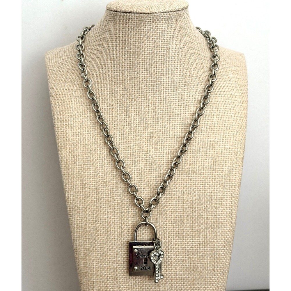 Silver Tone Class of 2014 Senior Lock & Key Charm Necklace  Silvertone cable